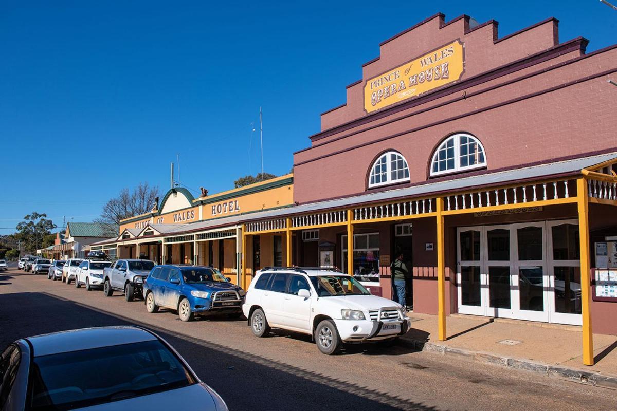 Prince Of Wales Hotel Gulgong Eksteriør billede